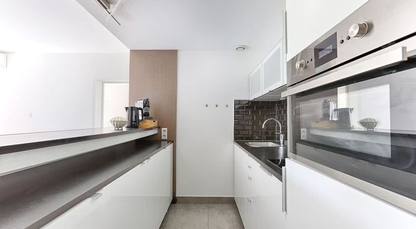 Photo of Modern View