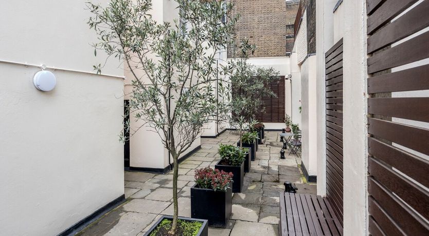 Photo of The Beau Of Buckingham