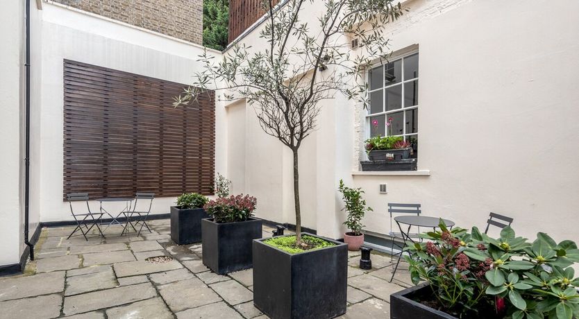 Photo of The Beau Of Buckingham