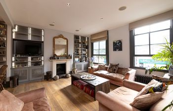 Golden Jewel Holiday Home
