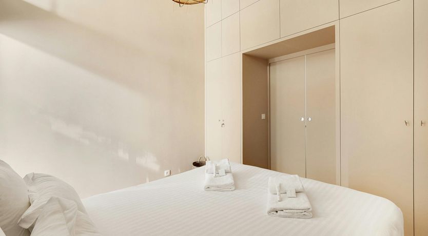 Photo of Parisian Street