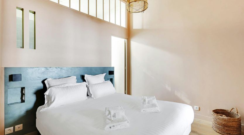 Photo of Parisian Street