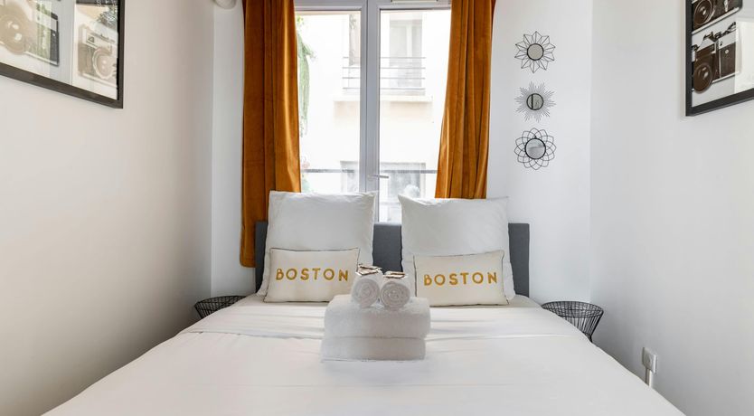 Photo of Avenues & Boulevards