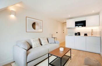 The Parisian Nest Holiday Home