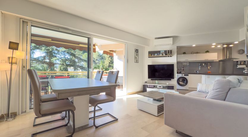 Photo of Quiet Pearl