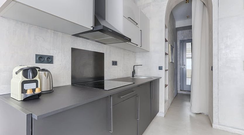 Photo of Galleries & History