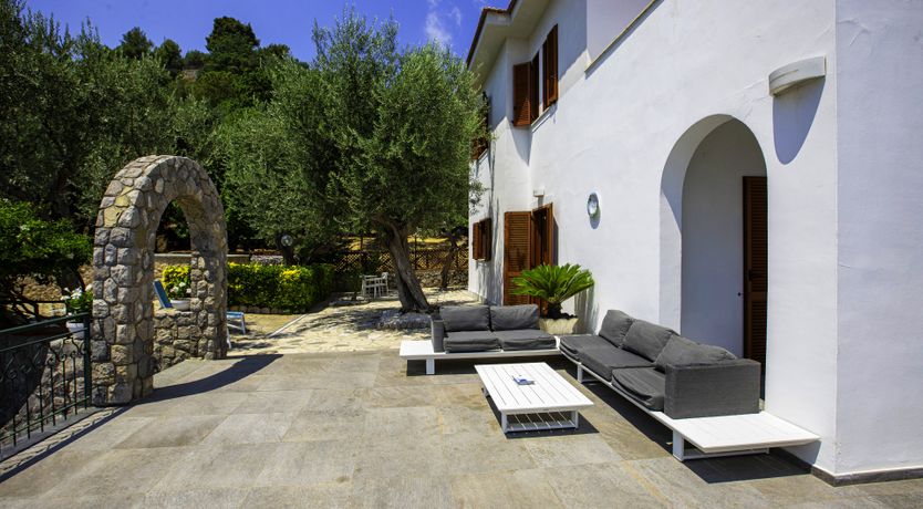 Photo of Li Galli Charm