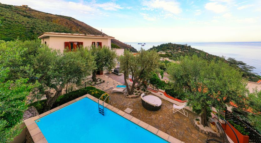 Photo of Li Galli Charm