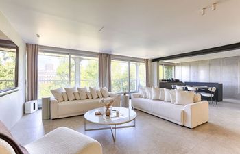 Grand Avenue Hideaway Holiday Home