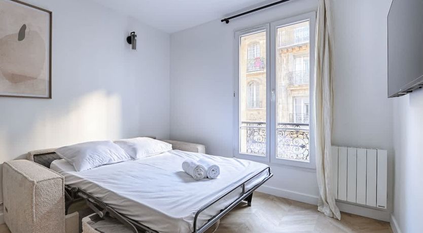 Photo of Avenue Glow