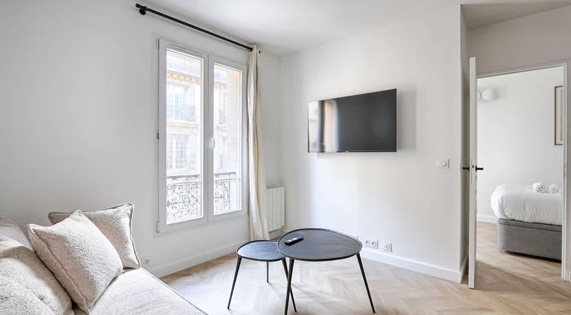 Photo of Avenue Glow