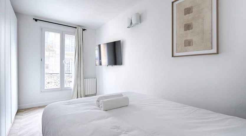 Photo of Avenue Glow