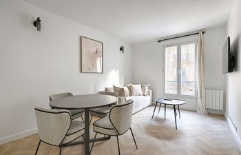 Avenue Glow Holiday Home