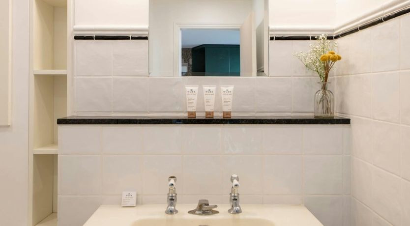 Photo of Elegant Quarters