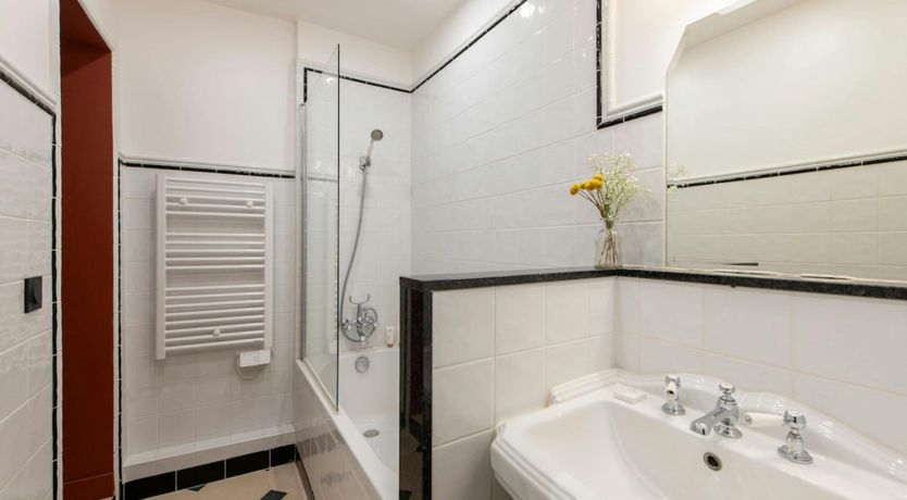 Photo of Elegant Quarters