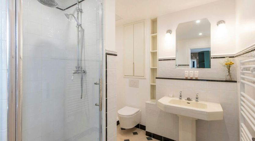 Photo of Elegant Quarters