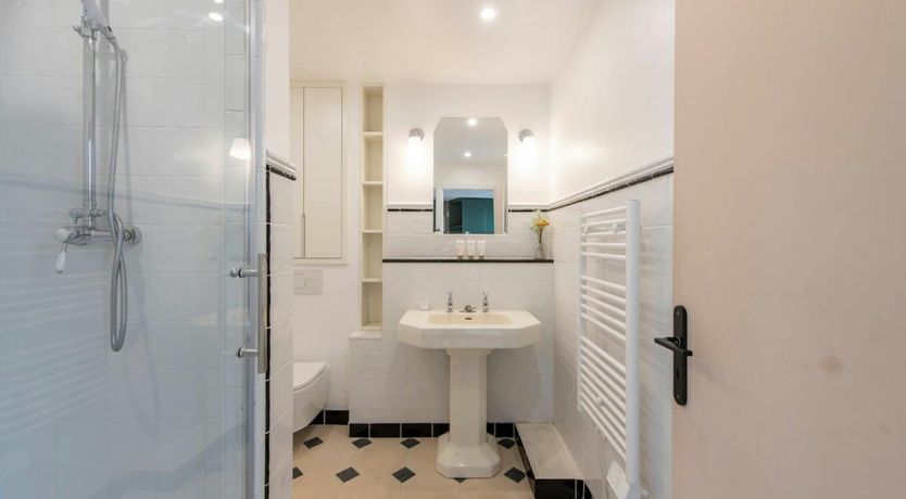 Photo of Elegant Quarters