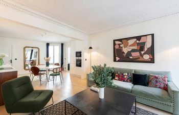 Elegant Quarters Holiday Home