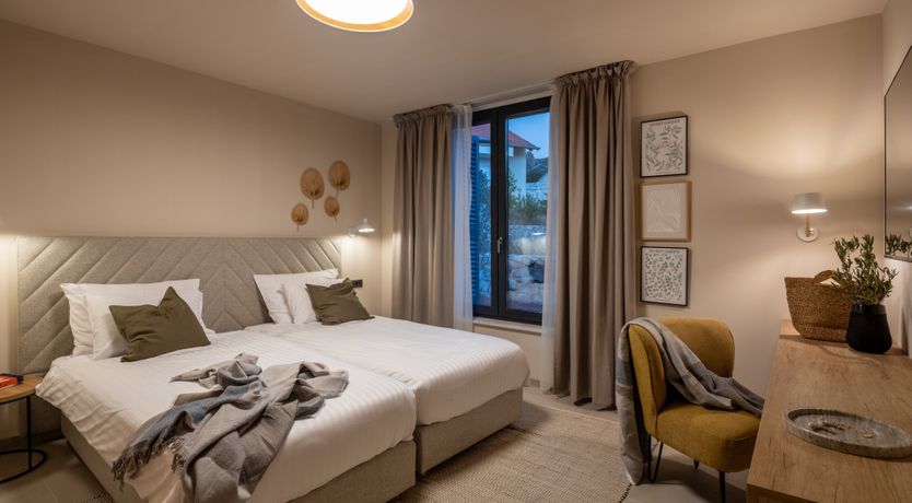 Photo of Cliff & Jewel