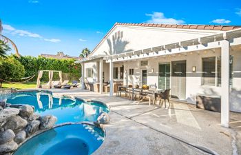 Desert Living Holiday Home