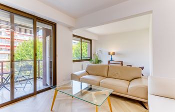 The Azure Jewel Holiday Home