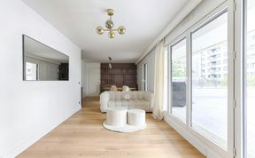 Photo of A Parisian Jewel