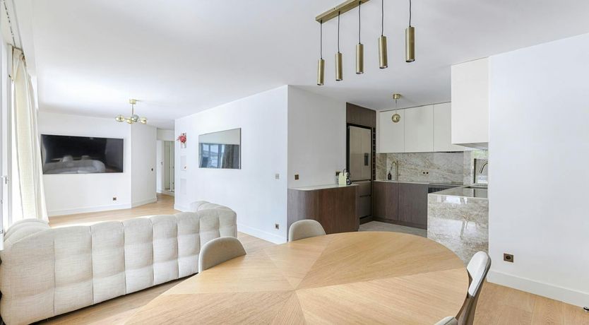 Photo of A Parisian Jewel