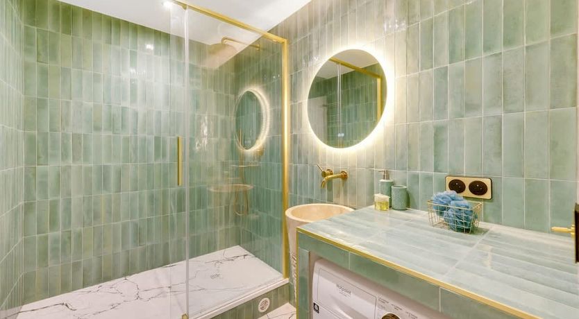 Photo of Notes From Neuilly