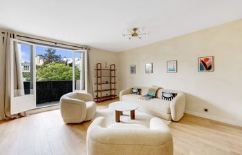 Notes From Neuilly Holiday Home