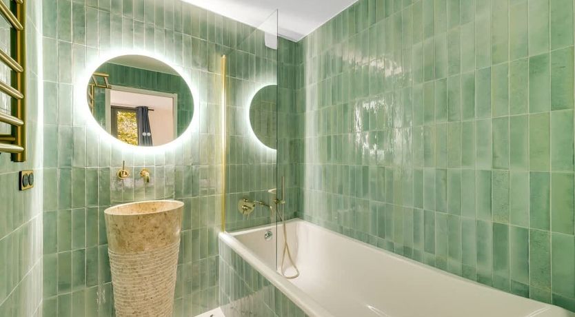 Photo of Notes From Neuilly