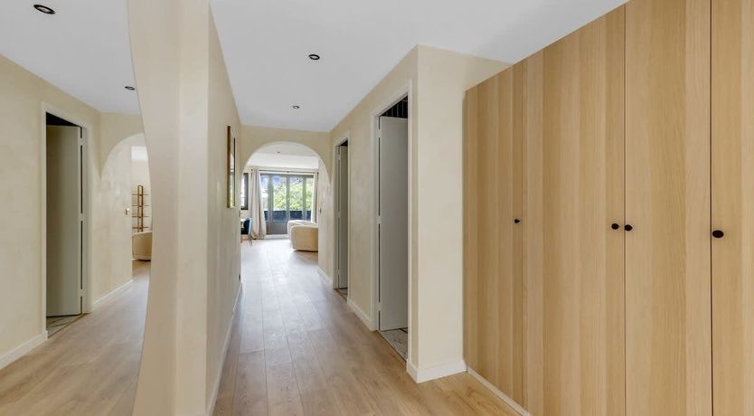 Photo of Notes From Neuilly