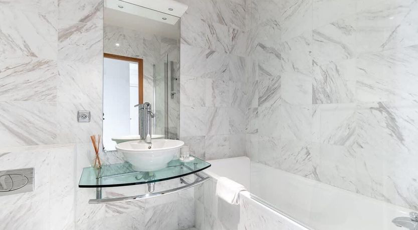 Photo of Fine Avenue