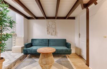 A Parisian Walk Holiday Home
