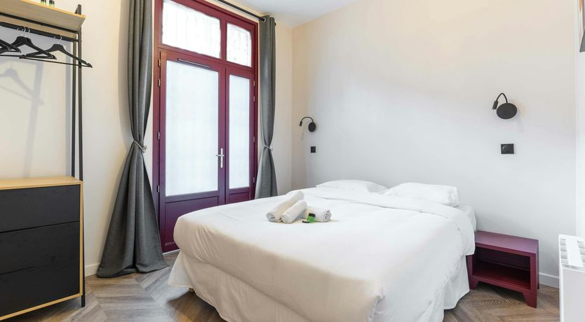 Photo of Elegant Boulevard