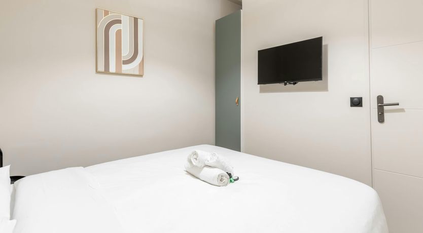 Photo of Elegant Boulevard