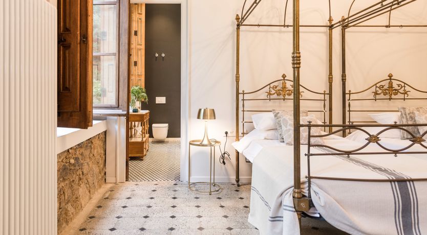 Photo of Castle and Chapel