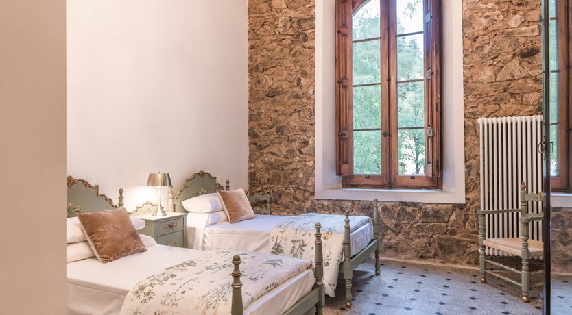 Photo of Castle and Chapel