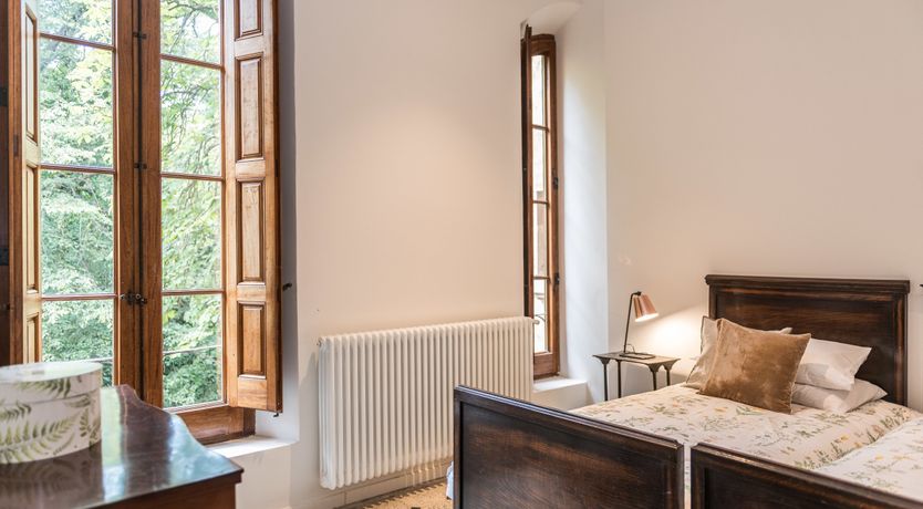 Photo of Castle and Chapel