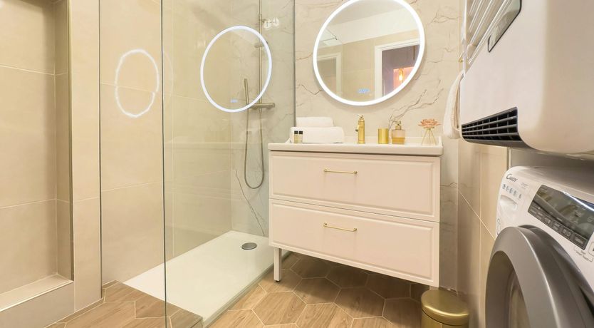 Photo of Croisette Chic