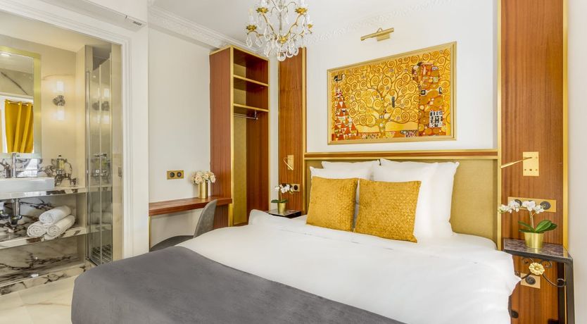 Photo of Louvre Royal