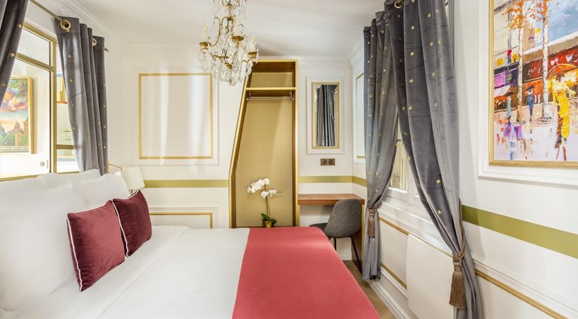 Photo of Louvre Royal