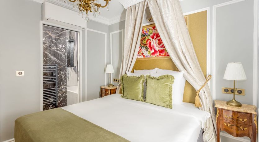 Photo of Louvre Royal