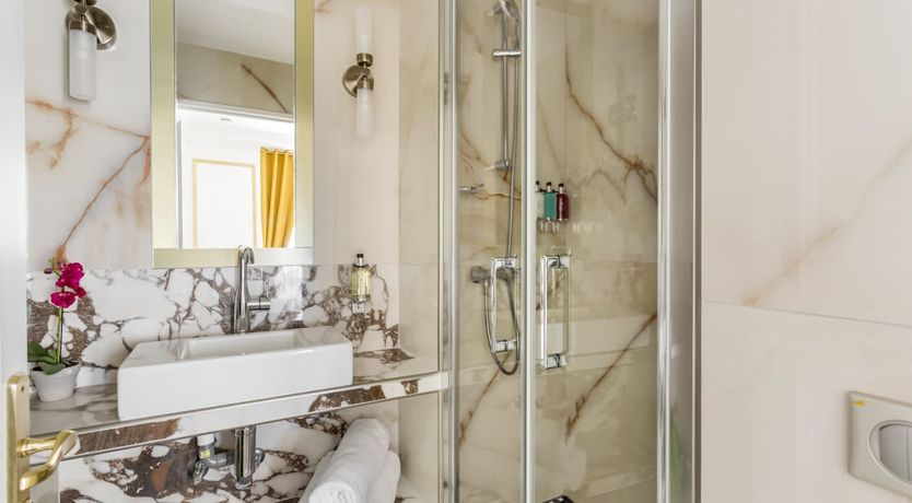 Photo of Louvre Royal