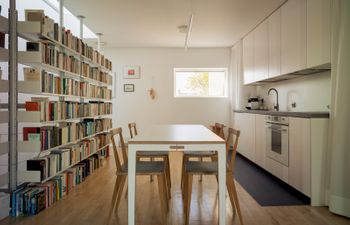Serene City Holiday Home