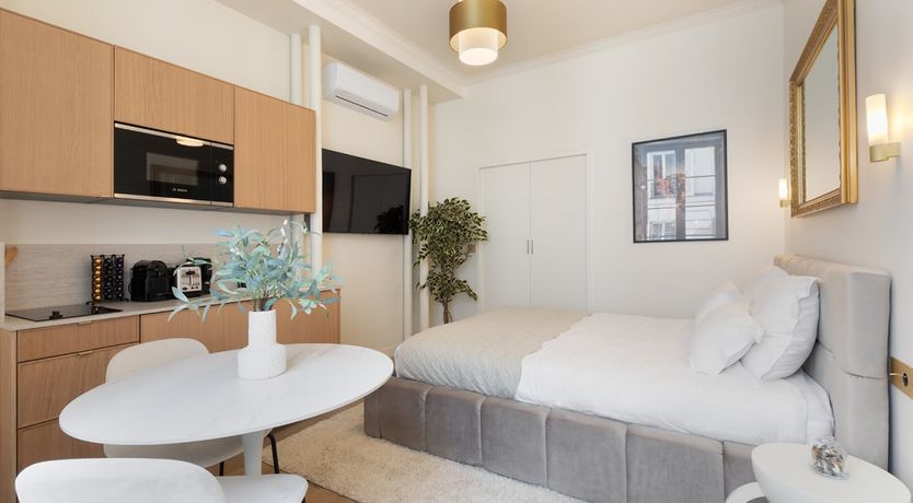 Photo of Parisian Bohemian