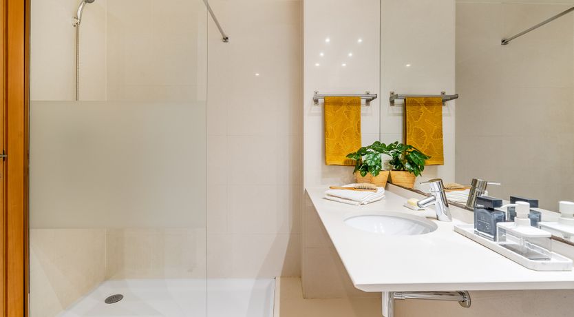 Photo of Daisy Kisses