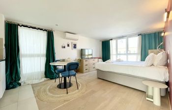 French Sunrise Holiday Home