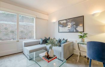 Rose & Sovereign Holiday Home
