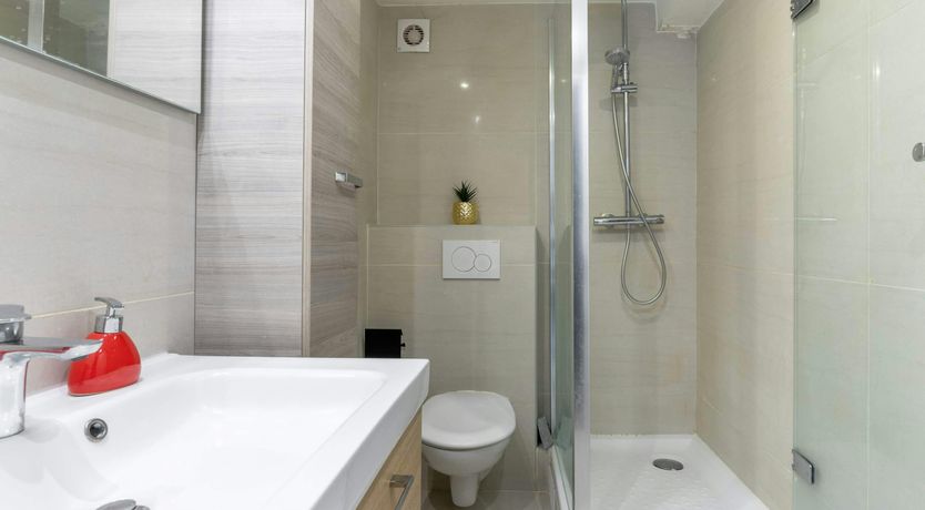 Photo of Parisian Walk