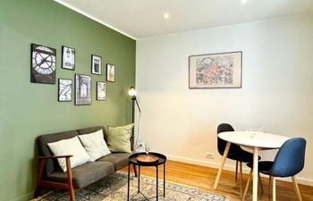 Elegant Avenue Holiday Home